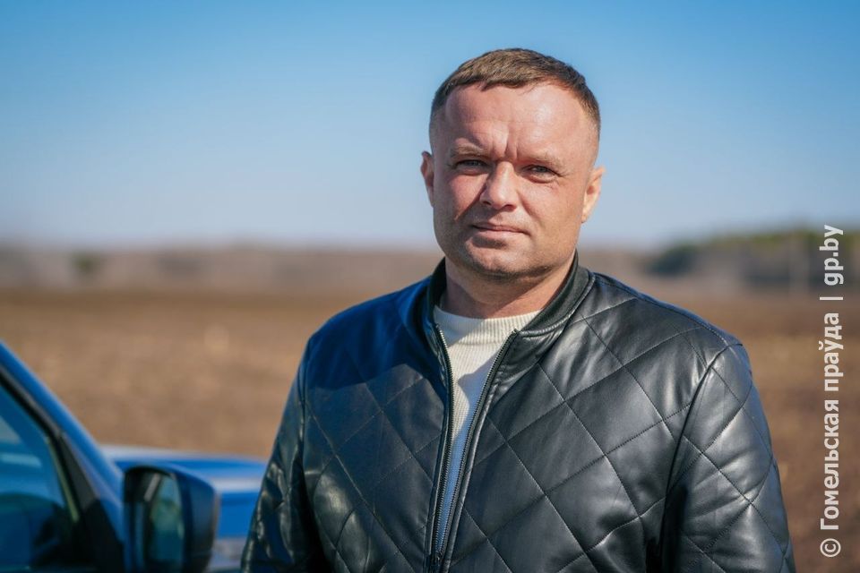 Ход посевных работ обсудили с руководителем хозяйства "Челющевичи" Сергеем Ракицким Ход посевных работ обсудили с руководителем хозяйства "Челющевичи" Сергеем Ракицким