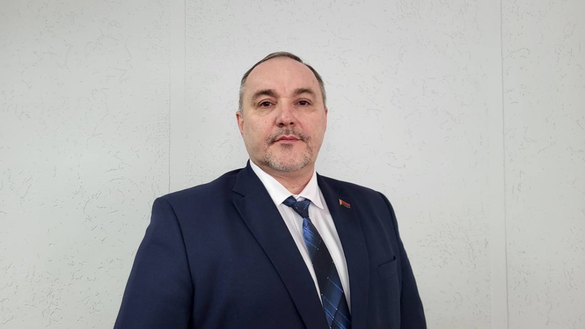 Главный врач Наровлянской центральной районной больницы Сергей Зуб Главный врач Наровлянской центральной районной больницы Сергей Зуб