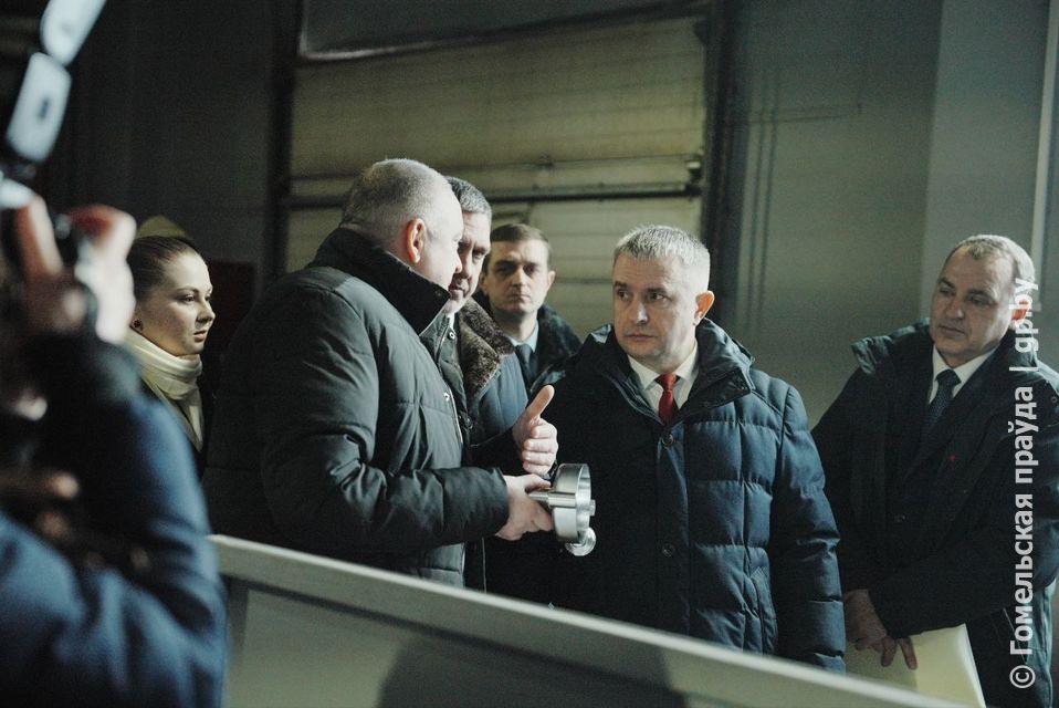 Председатель облисполкома Иван Крупко в цехе Гомельагрокомплекта Председатель облисполкома Иван Крупко в цехе Гомельагрокомплекта