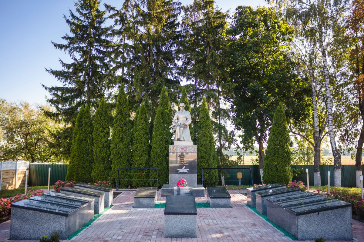 Брагин памятник солдату _0754.jpg Брагин памятник солдату _0754.jpg