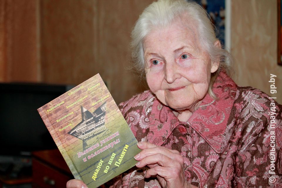 Ничего не требую взамен. Ничего кроме улыбки.jpg