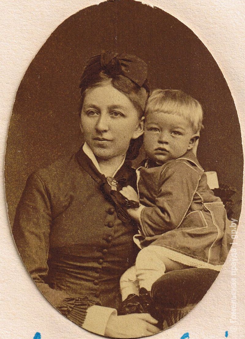 2.Люцыя Стульгінская з сынам Уладзімірам, 1878г..jpg
