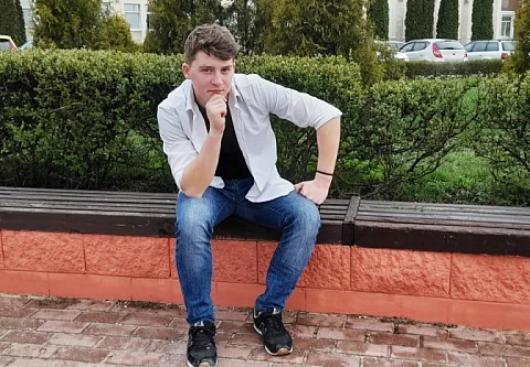 Чем волонтерство привлекает 17-летнего парня и верит ли он в бумеранг добра