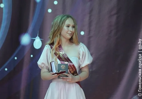 Спасибо за школьные годы! В Ветковском районе дипломы получили 103 выпускника