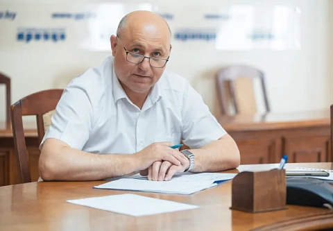 Куда писать? Кому звонить? На вопросы читателей ответил начальник отдела по работе с обращениями граждан и юрлиц облисполкома Евгений Шукуров