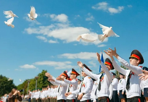 В Гомеле на Аллее Героев состоялся торжественный митинг, посвященный Дню Независимости