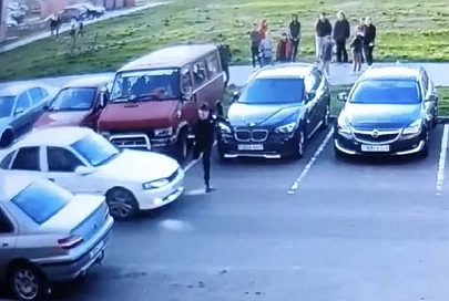 Допрыгался... В Жлобине в отношении подростка, прыгнувшего на авто, возбуждено уголовное дело