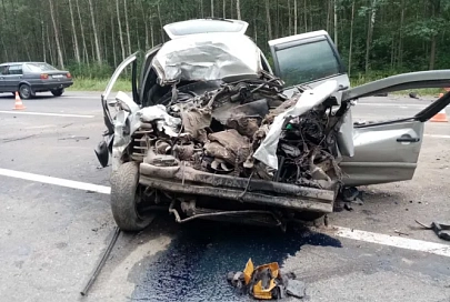 ДТП в Калинковичском районе: в автомобиле оказался зажат водитель
