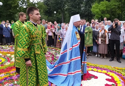 В областном центре отпраздновали день памяти преподобной Манефы Гомельской. Богослужение возглавил митрополит Вениамин