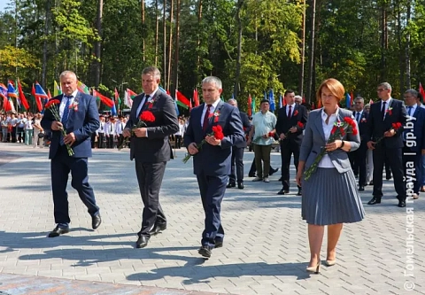 Под Гомелем после реконструкции открыли мемориальный комплекс «Партизанская криничка»