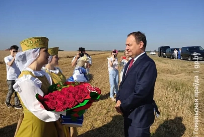 Визит Романа Головченко в Рогачевский район. Репортаж "Гомельскай праўды" (обновлено)
