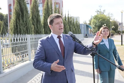 Замминистра образования Беларуси Александр Кадлубай в Жлобине: сотрудничество предприятий и учреждений образования – важно для всех