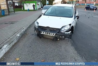 В Мозыре произошло ДТП со служебной машиной ГАИ, ехавшей со включенными маячками и сиреной