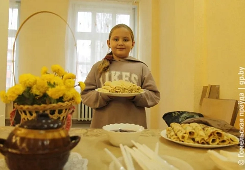 И белорусскую народную спели, и «Барыню» сплясали: в Зябровке провели фестиваль дружбы