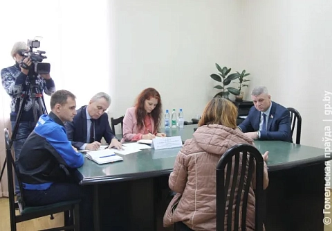 Уберите этот фонарь, я не могу так жить! Живой диалог сенатора Алексея Неверова о волнующих население проблемах 