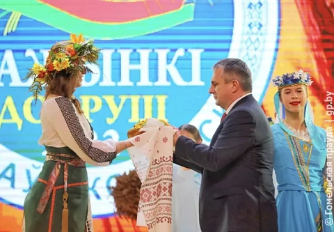Справили дожинки в белорусской Венеции — ярко, сочно, вкусно