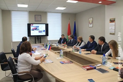 На Мозырском машиностроительном заводе гости познакомились с опытом белорусских коллег в развитии машиностроения, осмотрели образцы сельхозтехники