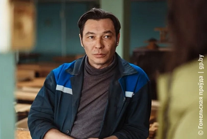 Я и Цоя могу, и Ленина. Резчик из Гомеля превращает дерево в известных певцов, редких животных и ангелов