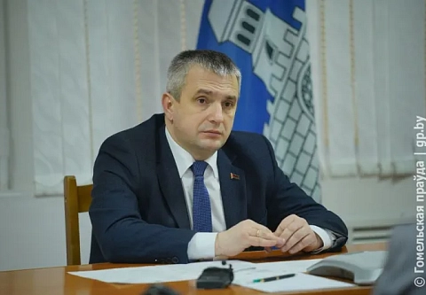 Председатель облисполкома Иван Крупко встретился с коллективом Лоевского КСМ, провел прямую линию и прием граждан в Лоеве