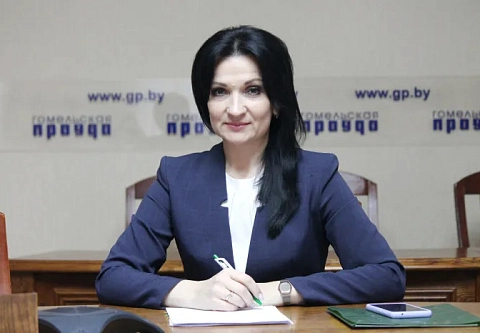 На вопросы жителей региона ответила заместитель начальника областного управления Фонда социальной защиты населения Ирина Сивакова