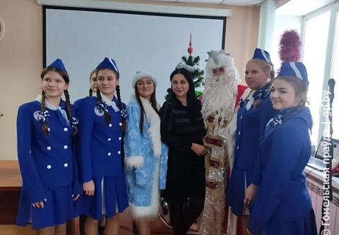 Спасибо за хлеб и молоко! Миротворцы Гомельщины в канун Нового года поздравили работников села
