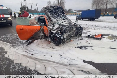 В Рогаческом районе столкнулись легковушки. Водитель одной из них погиб