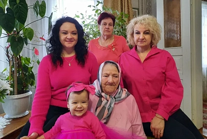 Одно фото – пять поколений женщин одной семьи