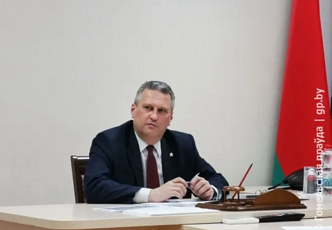 Сутки без холодной воды, год без отпуска: на прямую линию заместителя председателя облисполкома Андрея Конюшко обратились более 10 человек