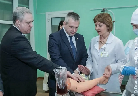 Губернатор Гомельской области Иван Крупко встретился с учащимися медколледжа