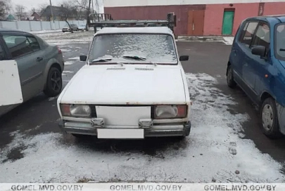 В Жлобине мужчина повредил "Жигули"