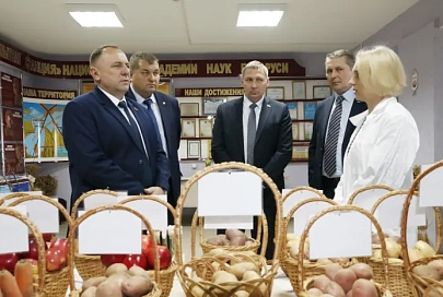 Обеспечить прилавки своей продукцией. С рабочим визитом Рогачевский район посетили Сергей Бартош и Дмитрий Петрожицкий