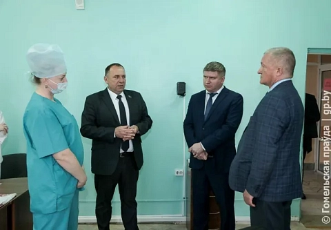 Очередей нет, но оптимизация нужна. Сергей Бартош посетил Речицкую центральную районную больницу