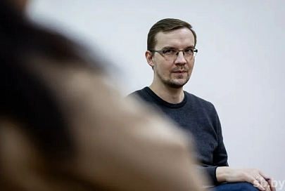 Пила водку, а потом забирала сына из сада. Истории людей, которые ходят на встречи семейного клуба трезвости