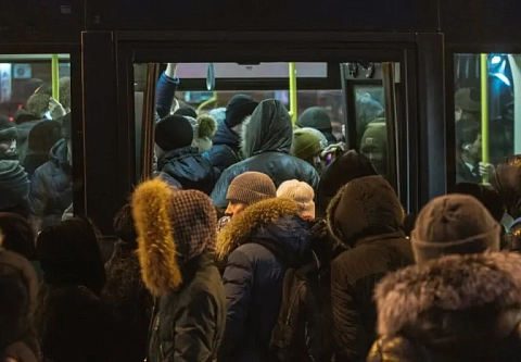 В общественном транспорте, особенно в часы пик, не все мы порой бываем терпимыми к другим пассажирам. А так хотелось бы…