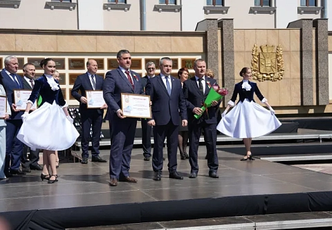 Года идут, а он не старится. По итогам работы в 2022 году ОАО «Гомсельмаш» занесено на областную Доску почета  как лучшая промышленная организация