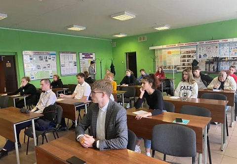 В составе студотряда «Цягнiк» студенты БелГУТа осваивают нюансы профессии проводника пассажирских вагонов 