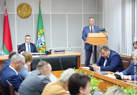 Участки не должны зарастать. На аппаратном совещании в облисполкоме обсудили вопросы наведения порядка на земле и готовности пляжей к сезону 