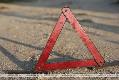В Жлобинском районе легковушка врезалась в стоявшую на обочине машину