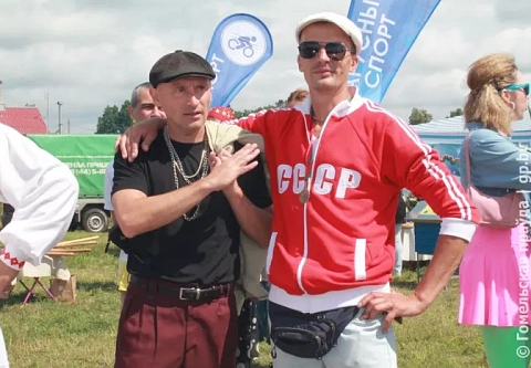 Паміраючы ад смеху, тут падаўжаюць жыццё: у Малых Аўцюках стартаваў Рэспубліканскі фестываль народнага гумару “Аўцюкі-2023”