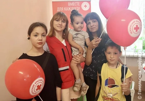 В Гомеле Красный Крест провел благотворительную акцию «Соберем детей в школу»
