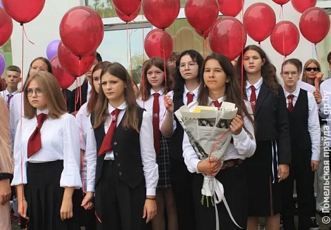 Главный праздник осени: в школах Мозырщины дан старт новому учебному году. Фоторепортаж