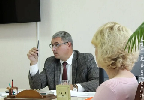 Найти маршрутку до Смычка. Заместитель председателя облисполкома Андрей Барановский провел прием граждан