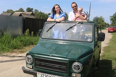 Трогательный и резвый «луноход», как его ласково называет хозяин, незаменимый железный помощник семьи из Лоевского района