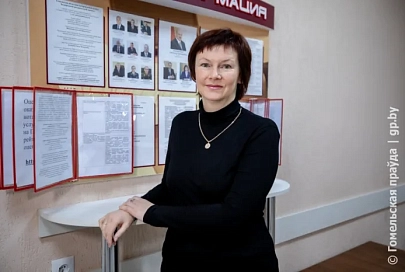 Работа, вязание и стихи: гомельский нотариус Светлана Токарева рассказала о своем уникальном секрете счастья