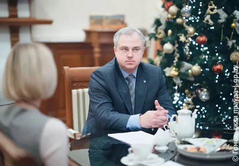Мэр Владимир Привалов рассказал, где встретит Новый год и какие подарки ждать Гомелю в 2024-м году