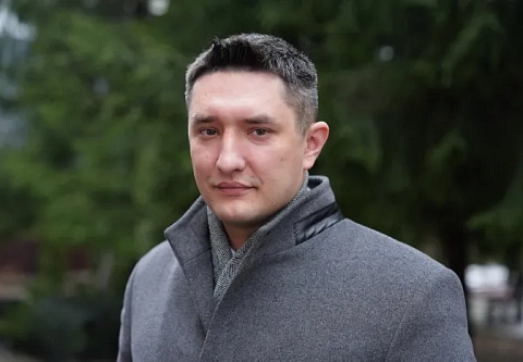 Кто не знает Рому? Рому знают все! Что учителю из Чечерска нравится в его работе