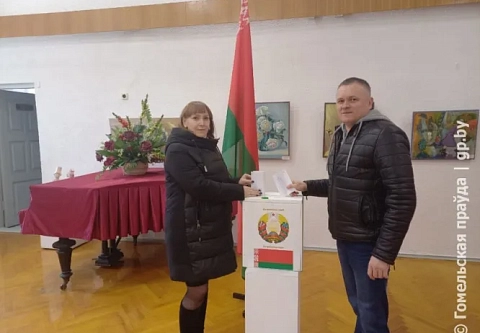 За чистые и ухоженные города. Многие мозыряне уже посетили избирательные участки по выборам депутатов