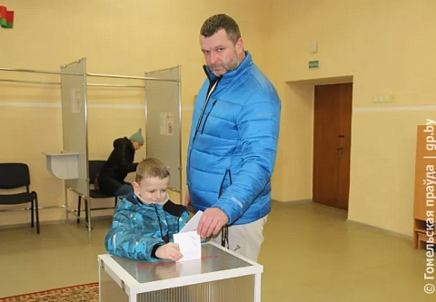 В единый день в едином порыве… Как проходят выборы депутатов в Новобелицком районе областного центра