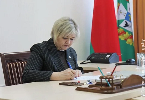 Их все боятся, помогите разобраться… Прямую линию провела управляющий делами Гомельского облисполкома Елена Кличковская