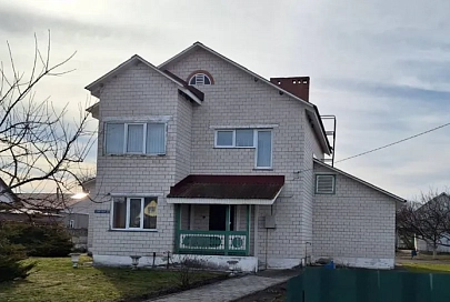 Ищем маму и папу. В Лоевском районе приемным родителям предоставят благоустроенный коттедж